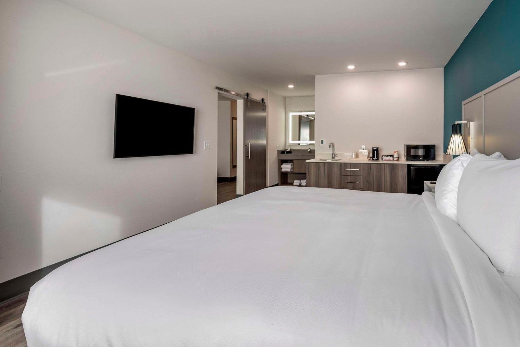 Comfort Suites Colorado Springs East - Medical Center Area מראה חיצוני תמונה